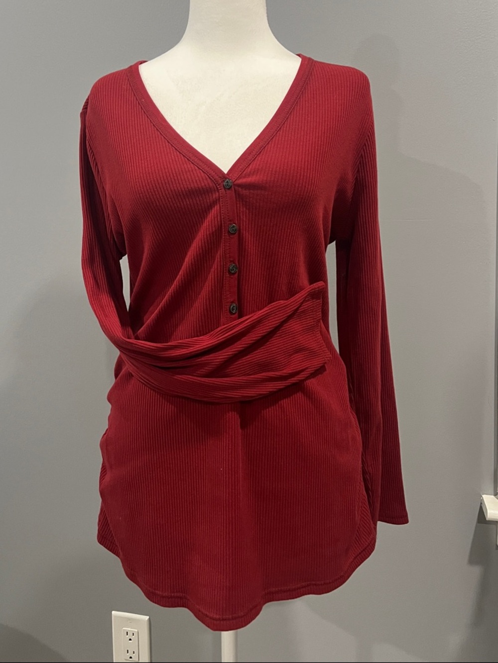 Maternity- Old Navy Ribbed V-Neck Button-Front Long Sleeve Top - Burgundy